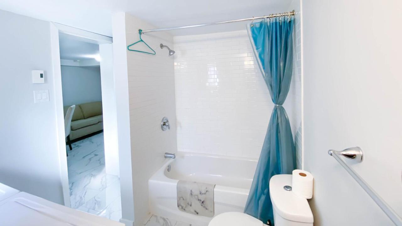Apartament Lovely 1-Br W Sofa Bed In The Heart Of Ndg Montreal Zewnętrze zdjęcie