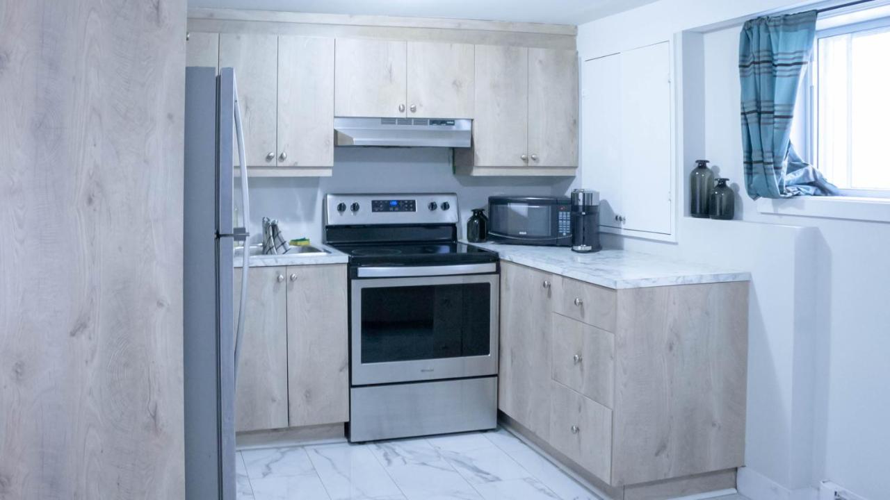 Apartament Lovely 1-Br W Sofa Bed In The Heart Of Ndg Montreal Zewnętrze zdjęcie