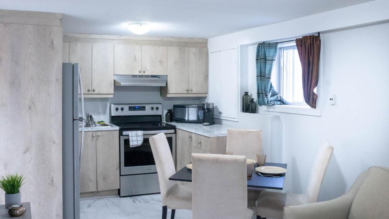 Apartament Lovely 1-Br W Sofa Bed In The Heart Of Ndg Montreal Zewnętrze zdjęcie