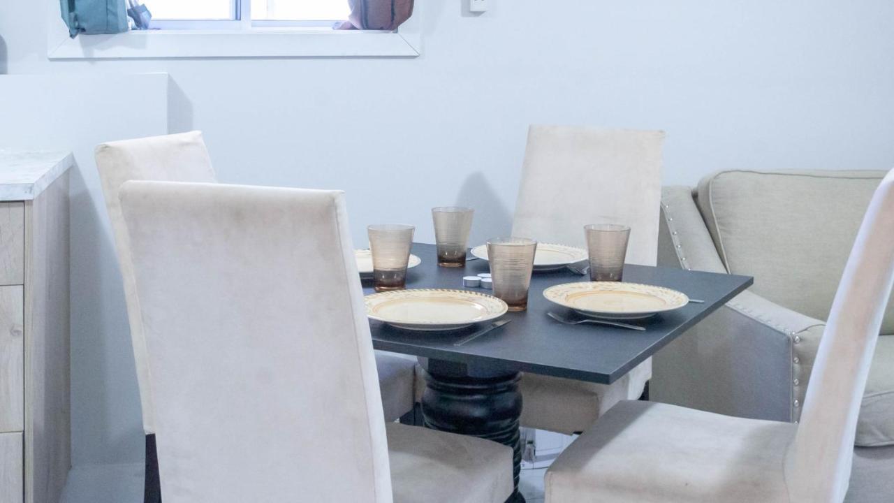 Apartament Lovely 1-Br W Sofa Bed In The Heart Of Ndg Montreal Zewnętrze zdjęcie